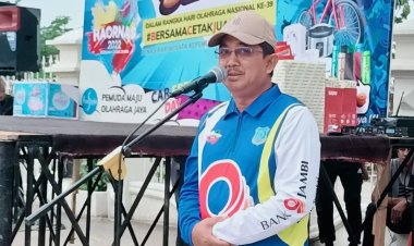Bupati Tanjung Jabung Barat di dampingi Ketua TP PKK Peringati Hari Olahraga Nasional