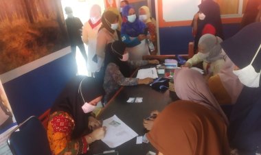 DPD Lukman Abunawas Center Kolaka Timur Melaksanakan Kegiatan Kemanusiaan Serta Bagikan Paket Sembako Di Uesi