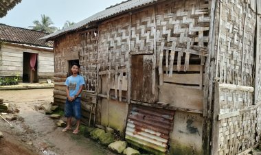 Rumah Tak Layak Huni, Saiman Berharap Bantuan Bedah Rumah dari Bupati Tanggamus.