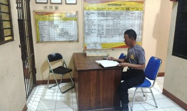 Wakpolsek Cikupa Akp Udiyano, Turut Serta Piket Jaga Tahanan, Cek Buku Mutasi Tahanan, Ruang Tahanan, Pastikan Penjagaan Tahanan Berjalan Dengan Baik Dan Lengkap