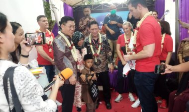 PT KMK Global Sport Kunjungi Kampung Talaga Kocak Berikan Santunan Anak Yatim Dan Duafa