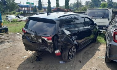 Dua Kendaraan Terlibat Kecelakaan Lalu Lintas di Tol Jagorawi Arah Bogor, Pihak Kepolisian Gelar Olah TKP