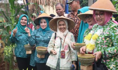 Sukses Manfaatkan Pekarangan Sebagai Sumber Gizi, TP-PKK Desa Cimanggis Masuk Nominasi Tingkat Provinsi Jawa Barat Mewakili TP-PKK Kabupaten Bogor