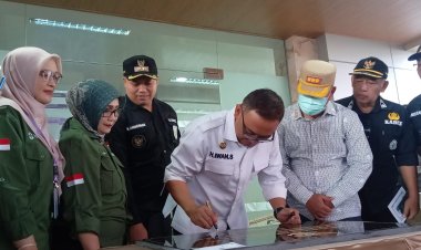 PLT Bupati Bogor meresmikan puskesmas Cijayanti dan jalan samisade desa karang tengah