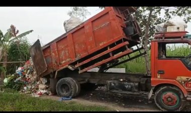 AMPHIBI TANGKAP TANGAN PELAKU PEMBUANGAN SAMPAH LIAR MILIK CITRALAND.