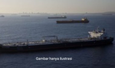 Diduga Aktifitas Penyalahgunaan BBM Bersubsidi Jenis Solar Terjadi Ditengah Laut Cilacap