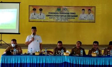 Kadis PMK Bersama Ketua DPD LPM Lampung Tengah Berikan Pembinaan Dan Bimtek 5 Kecamatan