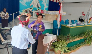 Plt Sekretaris Daerah Erny R. Tania Hadiri dan Membuka Kegiatan Musda II PGM GBGP Klasis Kepulauan Yapen di Distrik Angkaisera