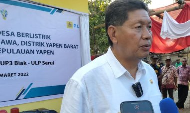 Resmikan 14 Rumah Beton di Kampung Sasawa, Bupati Tonny Tesar ajak "Masyarakat dapat memanfaatkan Semua Potensi untuk Meningkatkan Kesejahteraan"