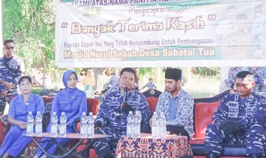 Lanal Morotai Gercep Salurkan 70 Sak Semen Untuk Pembangunan Masjid