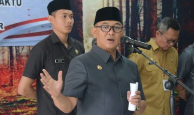 Bupati Iwan Setiawan Ingatkan Kades Harus Jaga Demokrasi   