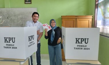 Mencoblos di TPS 04 Desa Dusun Mudo, Wabup Himbau Masyarakat Tidak Golput