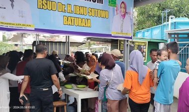 Dapur Umum RSUD Ibnu Sutowo Baturaja  Makanan dan minuman gratis buat korban banjir 