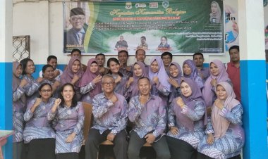 Warkshop Komunitas (KOMBEL) Untuk Pemanfaatan Teknologi Pembelajaran SMK Negeri 4 Tanjung Jabung Barat