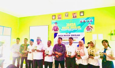 Siswa SMAN 2 Sekampung Mengikuti Program Jaksa Masuk Sekolah(JMS) Dari Kejaksaan Negeri ( Kejari) Lampung Timur Di SMAN 1 Sekampung