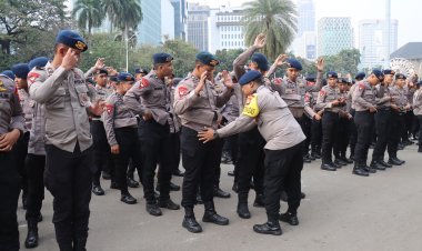 Polisi Siagakan 1.489 Personel, Amankan Aksi BEM SI di Silang Selatan Monas 