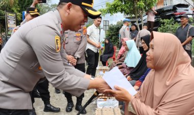 Sambut HUT RI ke-80, Polres Aceh Tengah Gelar Bakti Sosial Bagikan 20 Paket Sembako dan Tali Asih