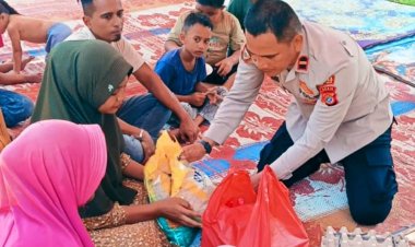 Kapolsek Pantee Bidari Serahkan Bantuan Kepada Keluarga Korban Yang Meninggal Dunia Tersengat Kabel Listrik