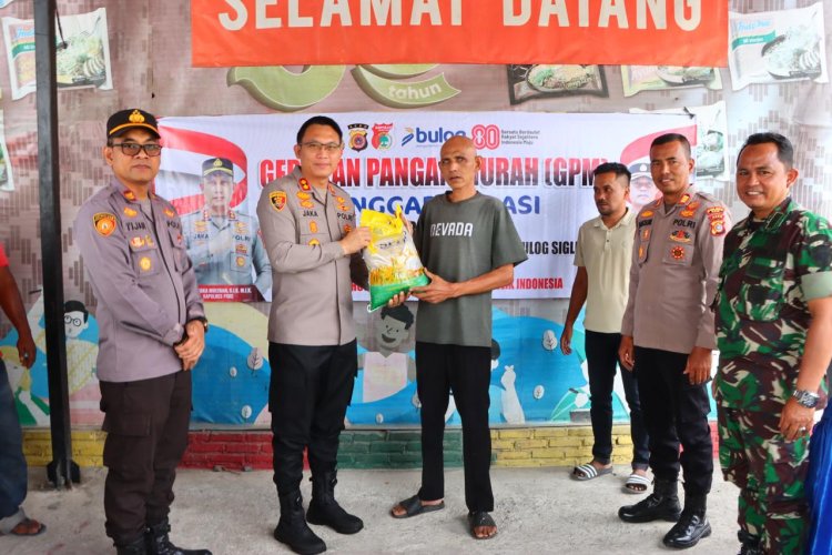 2 Ton Beras SPHP Habis Tersalurkan dalam Gerakan Pangan Murah di Kecamatan Simpang Tiga 
