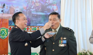 Kapolres Aceh Tengah Berikan Suprise Nasi Tumpeng di HUT ke-80 TNI, Wujud Soliditas dan Kekeluargaan TNI–Polri