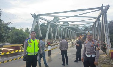 Perbaikan Jembatan Way Giham, Polres Way Kanan Bersama Stakeholder dan Warga Himbau Pengendara Berhati Hati dan Batas Angkutan Mak 28 Ton    