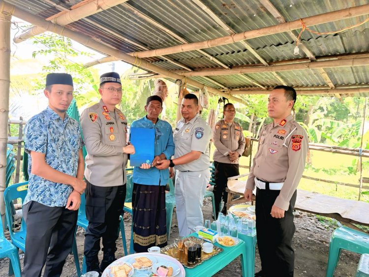 Kapolres Pidie Bersama Jasa Raharja Serahkan Santunan kepada Korban Kecelakaan Lalu Lintas
