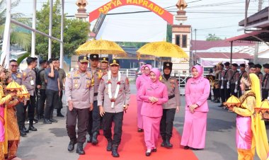 Kapolres Lhokseumawe Sambut Kapolda Aceh, Berikan Arahan Kepada Personil dan Serahkan Bingkisan Kepada Mantan Kombatan GAM