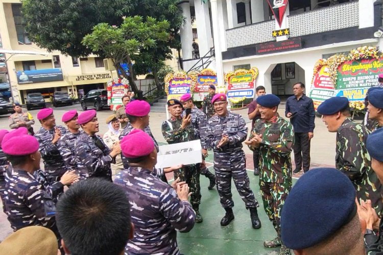 HUT ke-80 Korps Brimob, Marinir TNI AL Kunjungi Mako Brimob Kwitang