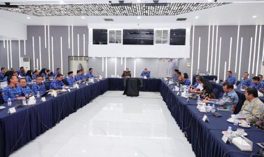 Kebut Penyelesaian Berkas Layanan Pertanahan Akhir Tahun, Menteri Nusron Instruksikan Jajaran Masuk di Akhir Pekan