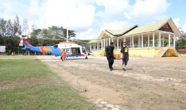 Helikopter AW169 Polri Distribusikan 348 Kg Logistik Kemanusiaan untuk Korban Bencana di Aceh Tamiang