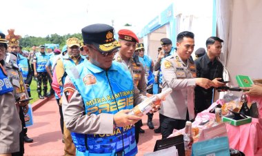 Wakapolri Tinjau UMKM, Bakes, dan Pembagian Perlengkapan Sekolah Usai Apel Mitra Kamtibmas di Papua