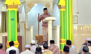 Disela Kunjungan ke Abdya, Haji Uma isi Khutbah Jumat, Ajak Jamaah Perkuat Iman, Sabar, dan Ikhlas