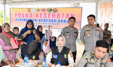 Kapolres Aceh Timur Tinjau Pengobatan Gratis dan Trauma Healing bagi Korban Banjir di Julok