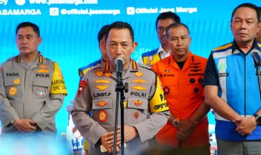 Kapolri Tinjau Pos Command Center, Pastikan Arus Mudik Berjalan Aman dan Nyaman