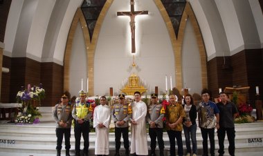 Pastikan Ibadah Aman, Kapolda Metro Jaya Tinjau Pengamanan Gereja di Kelapa Gading