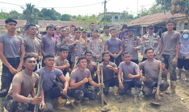 Kapolri Tinjau Aceh Tamiang, Targetkan Sekolah Bisa Segera Beroperasi 