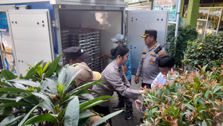 Distribusi Makan Bergizi Gratis Polri SDN Pekayon Jaya VII