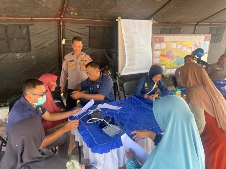 Polres Aceh Tengah Kembali Berikan Layanan Kesehatan Gratis di Posko Pengungsian Korban Bencana Alam