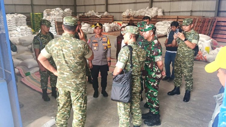 Kapolres Aceh Tengah dan Forkopimda Dampingi Kunjungan Wakil Panglima TNI ke Bulog dan Lokasi Bencana Alam