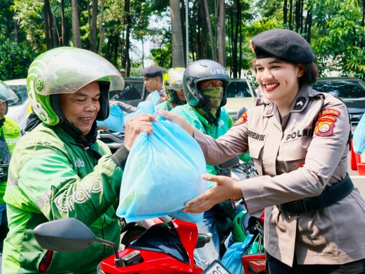 Sinergi Humanis Polda Metro Jaya Ajak Ojol dan PHL Jaga Jakarta Lewat Jumat Peduli