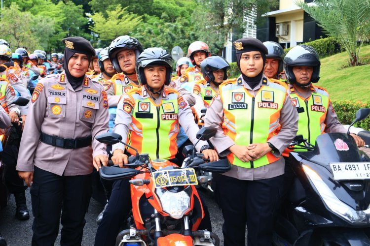 Polda Sumbar Lepas Ratusan Paket Bantuan untuk Lima Titik Bencana di Kota Padang