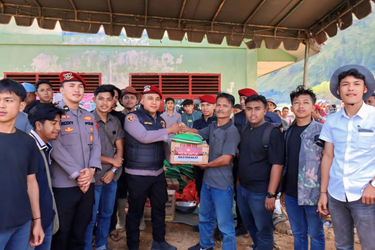 Polres Aceh Tengah Bersama Aliansi Mahasiswa Hadirkan Kepedulian, Salurkan Bantuan dan Hibur Warga