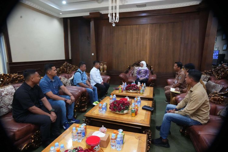 Bupati Way Kanan Ayu Asalasiyah, S.Ked hari ini menerima audiensi Ketua terpilih dan tim formatur Komite Olahraga Nasional Indonesia (KONI)