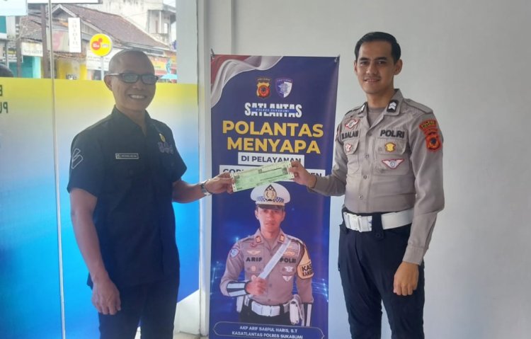 ‎Polantas Menyapa: Program Inovatif Sat Lantas Polres Sukabumi Dekatkan Diri dengan Masyarakat di Samsat Cibadak