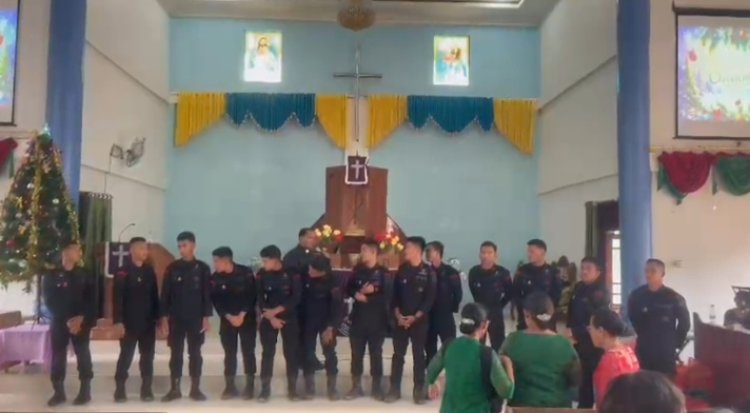 Brimob Polda Sumatera Utara Lakukan pembersihan di Gereja Hutanagodang Pasca Bencana