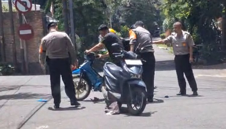 Ditpamobvit Polda Metro Jaya Sigap Tolong Korban Kecelakaan di Petojo Jakpus