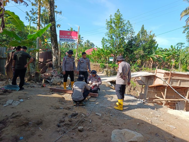 Brimob Polda Sumbar Rampungkan Jembatan Darurat, Mobilitas Warga Kataping–Sungai Buluah Kembali Normal