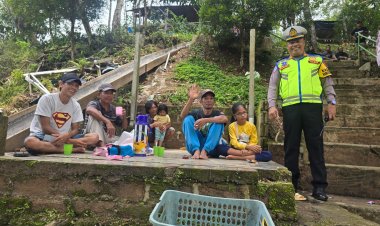 Operasi Lilin Krakatau 2025, Polantas Menyapa Warga di Way Kanan