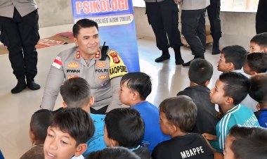 Kapolres Aceh Timur Pimpin Trauma Healing Anak Pasca Banjir di Peureulak Barat