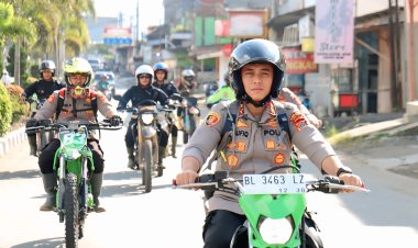 Tembus Wilayah Terisolir, Kapolres Aceh Tengah Bersama BKO Brimob Distribusikan Bantuan